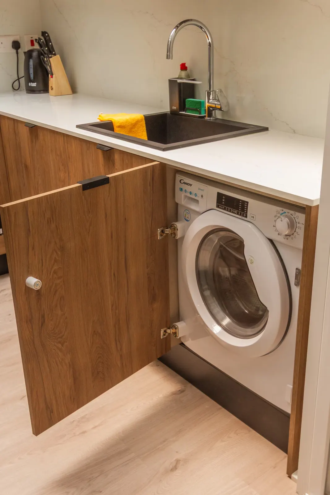 Sink with integrated washer-dryer