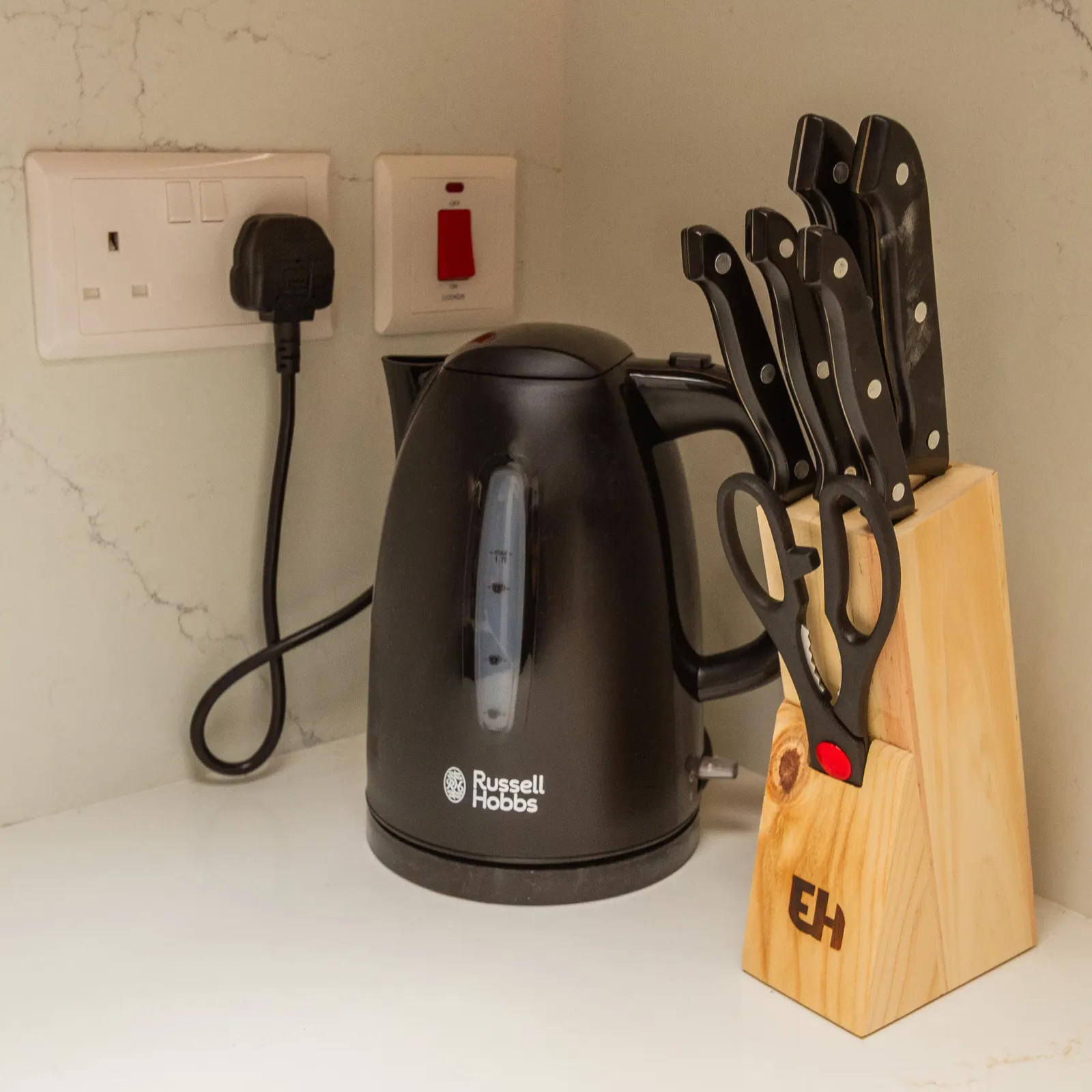 Kettle and knife block